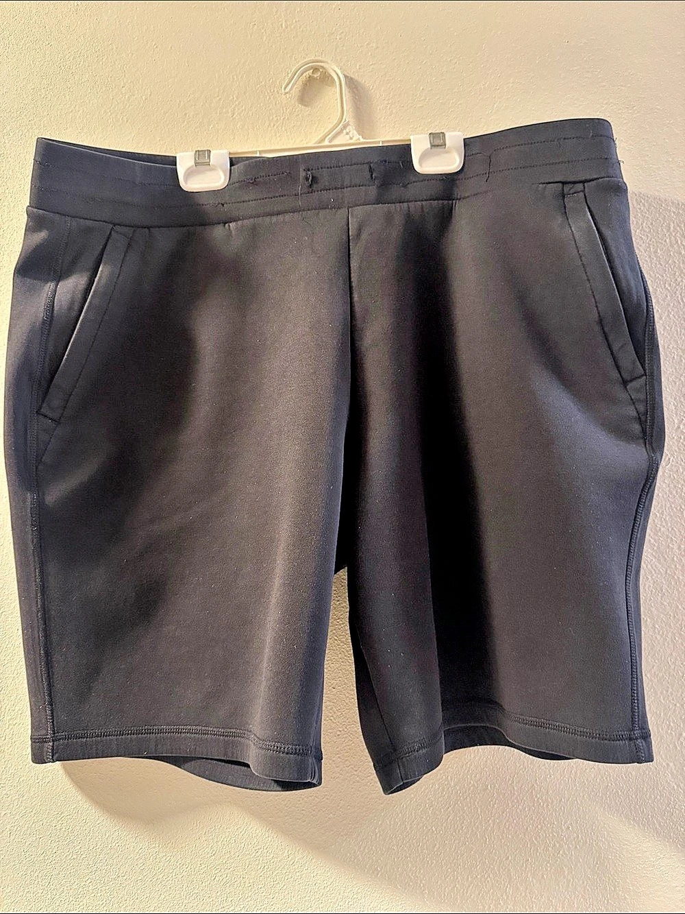 32 Degree COOL Men's Black Flat Front Shorts XL